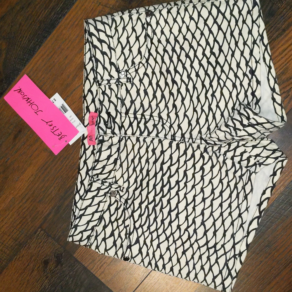 NWT Betsey Johnson shorts - Picture 1 of 5